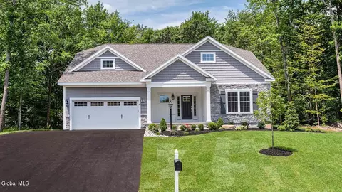 7 Stone Creek Dr, East Greenbush, NY 12061