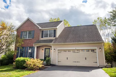 8 Candlewood Dr, Ballston Lake, NY 12019