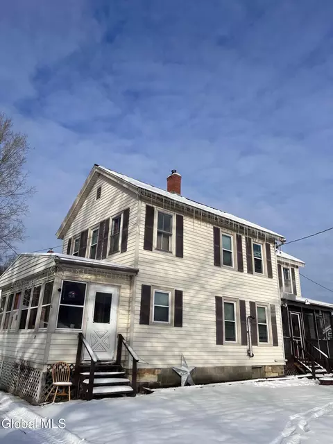 38 Thomas St, Salem, NY 12865
