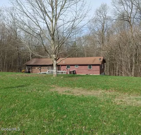 413 Liddle Harris Rd, Putnam Station, NY 12861