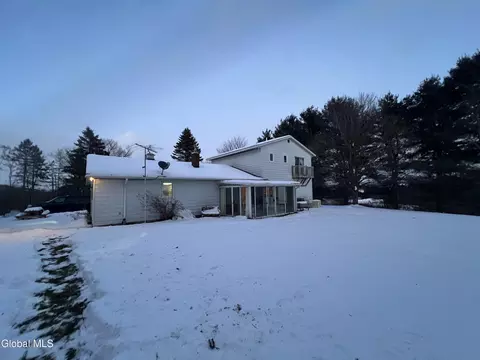 271 Shellstone Rd, Amsterdam, NY 12010