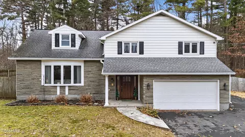 23 Northcrest Dr, Clifton Park, NY 12065
