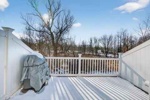 150 Paddock Cir, Schenectady, NY 12306 photo 22