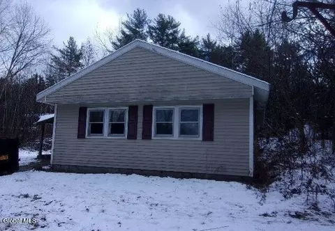 1400 Tamarac Rd, Pittstown, NY 12180