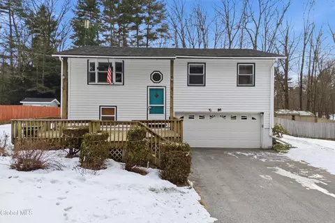 84 Hutchins Rd, Ballston Spa, NY 12020