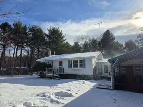 1190-1192 Tamarac Rd, Troy, NY 12180