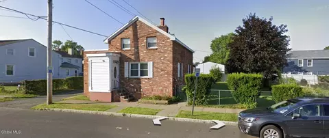 36 114th St, Troy, NY 12182