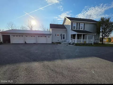 1 Cambridge Rd, Greenwich, NY 12834