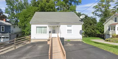 11 Abeling St, Canajoharie, NY 13317