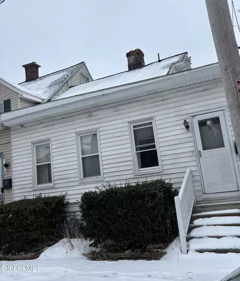21 Moore St, Albany, NY 12202