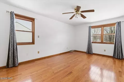 Bedroom - 36 Dunwoodie Rd, Glenmont, NY 12077 photo 5 of 6
