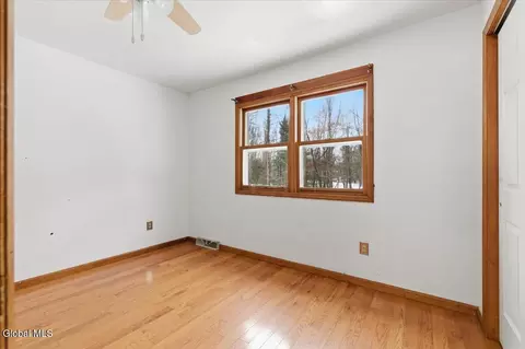 Bedroom - 36 Dunwoodie Rd, Glenmont, NY 12077 photo 3 of 6