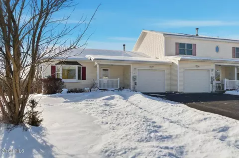 113 Skyview Dr, Greenville, NY 12083