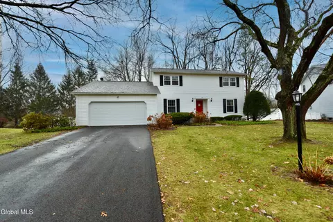 19 Ann Lee Ct, Latham, NY 12110