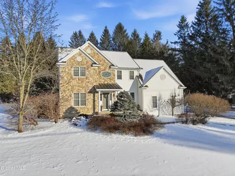 159 Old Niskayuna Rd, Loudonville, NY 12211