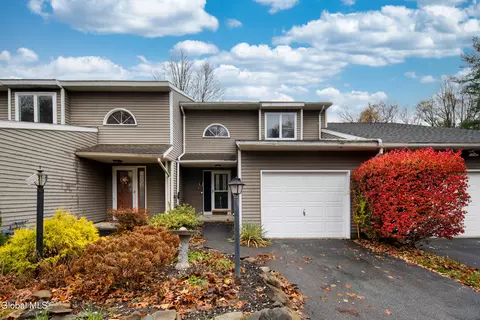 2013 Rosedale Way, Schenectady, NY 12303