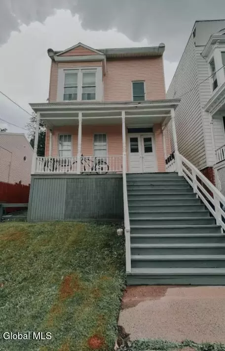 14 Mcelwain Ave, Cohoes, NY 12047