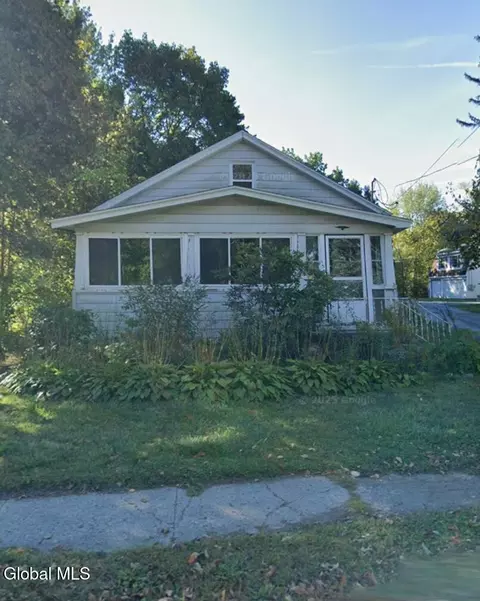 130 Manor Ave, Cohoes, NY 12047