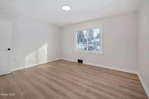 Bedroom - 7 Mullen Dr, Schenectady, NY 12306 photo 3 of 7