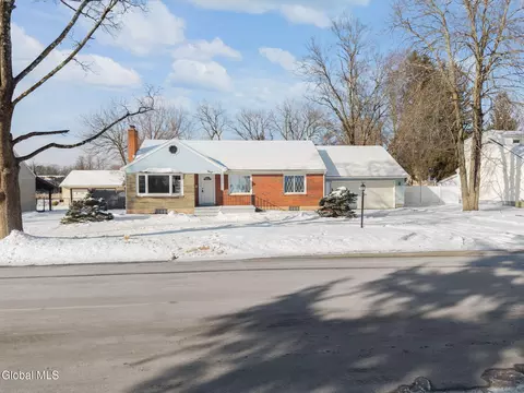 Exterior - 7 Mullen Dr, Schenectady, NY 12306 photo 2 of 5