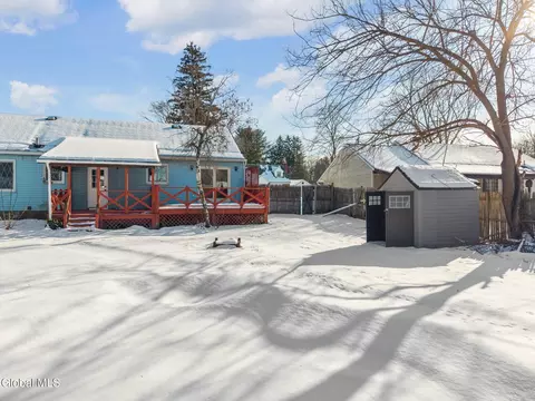 Exterior - 7 Mullen Dr, Schenectady, NY 12306 photo 3 of 5