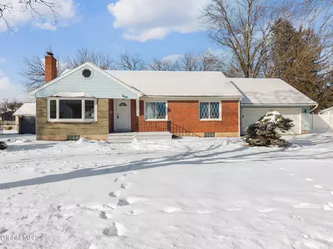 7 Mullen Dr, Schenectady, NY 12306