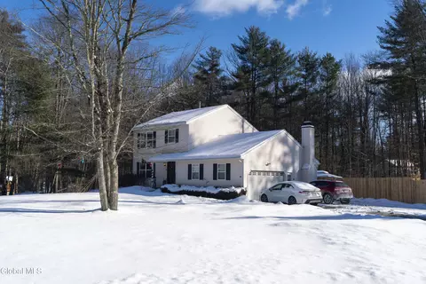 31 Robins Run, Gansevoort, NY 12831