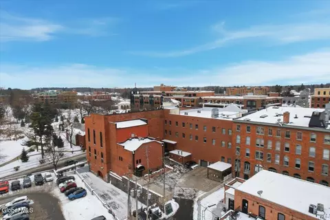 5 Spring St UNIT 402, Saratoga Springs, NY 12866