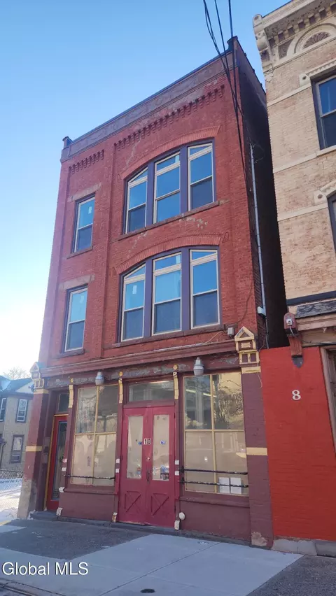 10 Garner St, Cohoes, NY 12047