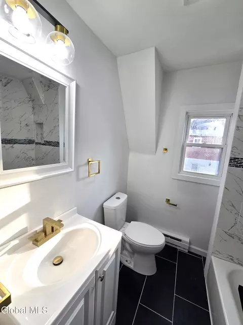 Bath - 6 Elbert St, Schenectady, NY 12304 photo 2 of 3