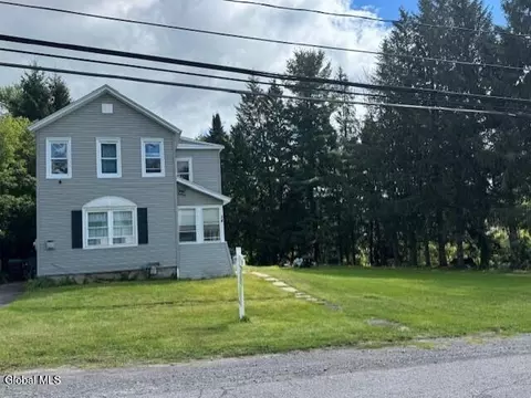 34 Haskell St, Hagaman, NY 12086