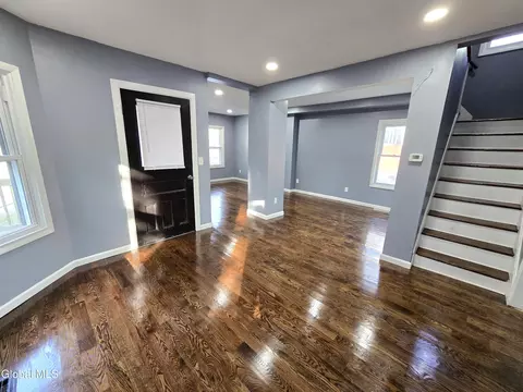 Living - 910 Gerling St, Schenectady, NY 12308 photo 1 of 5