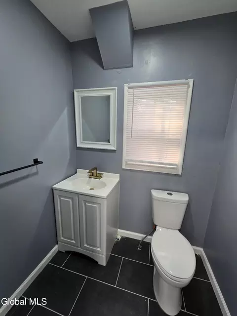 Bath - 910 Gerling St, Schenectady, NY 12308 photo 1 of 3
