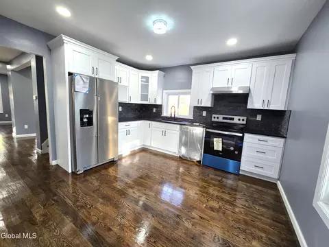 Kitchen - 910 Gerling St, Schenectady, NY 12308 photo 2 of 2