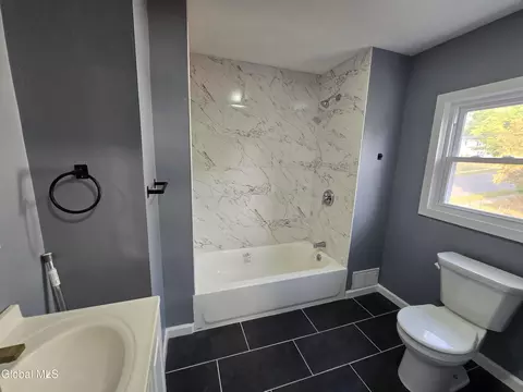 Bath - 910 Gerling St, Schenectady, NY 12308 photo 3 of 3