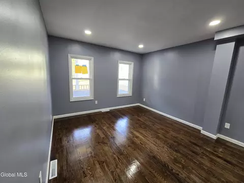 Living - 910 Gerling St, Schenectady, NY 12308 photo 3 of 5