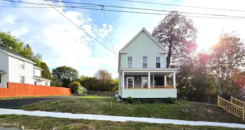 910 Gerling St, Schenectady, NY 12308