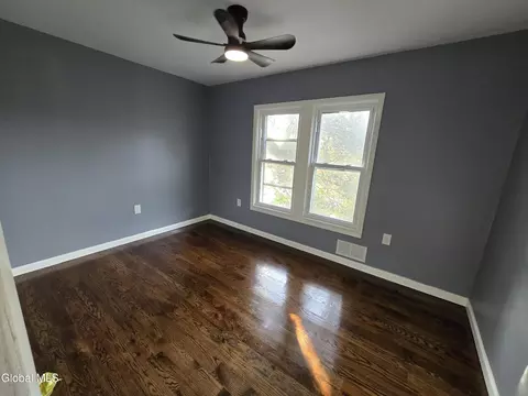 Bedroom - 910 Gerling St, Schenectady, NY 12308 photo 1 of 4