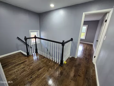 Entry Way - 910 Gerling St, Schenectady, NY 12308 photo 2 of 2