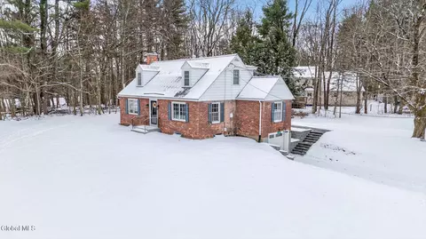 19 Hillcrest Dr, West Sand Lake, NY 12196