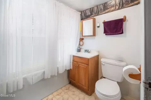 Bath - 841 Harrison Ave, Schenectady, NY 12306 photo 1 of 3