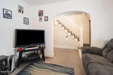 Living - 841 Harrison Ave, Schenectady, NY 12306 photo 1 of 3