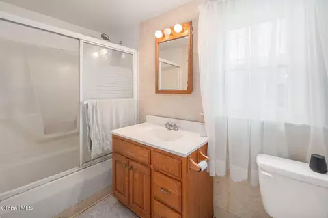 Bath - 841 Harrison Ave, Schenectady, NY 12306 photo 2 of 3