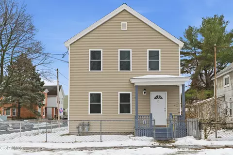 902 24th St, Watervliet, NY 12189
