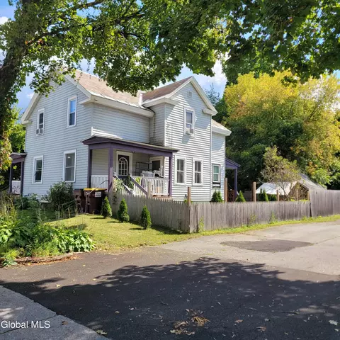 11 Bridge St, Fort Edward, NY 12828