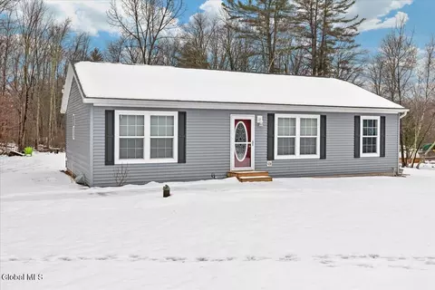 40 2nd Dyke Rd, Averill Park, NY 12018