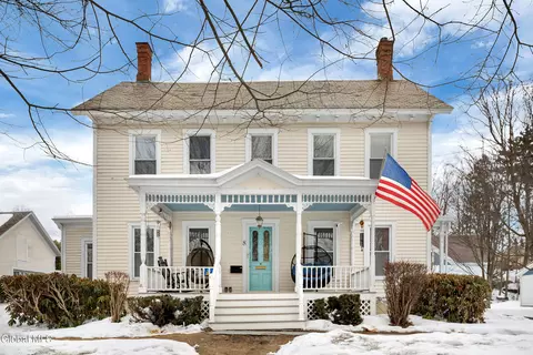 8 Pine St, Granville, NY 12832