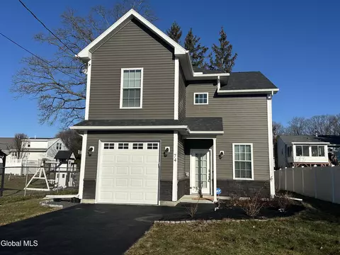 74 Green Island Ave, Latham, NY 12110