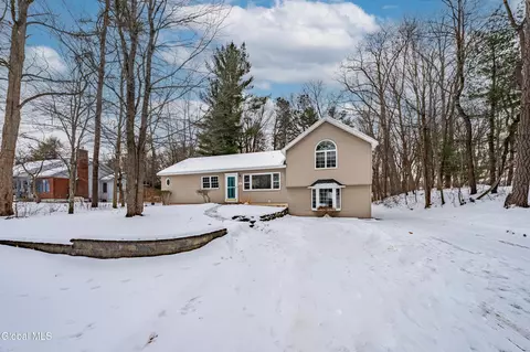 5955 Curry Rd Ext, Schenectady, NY 12303