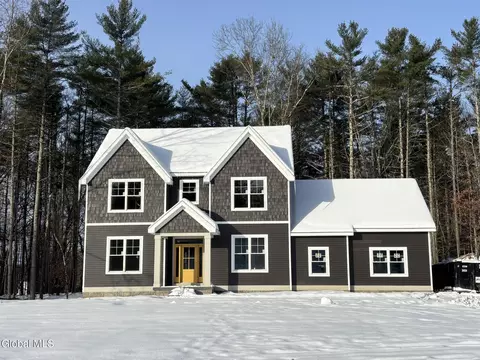 42 Cannon Royal Dr, Saratoga Springs, NY 12866
